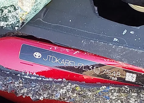 2020 Toyota Prius Le z USA, uszkodzony, nr VIN JTDKARFU7L3117548